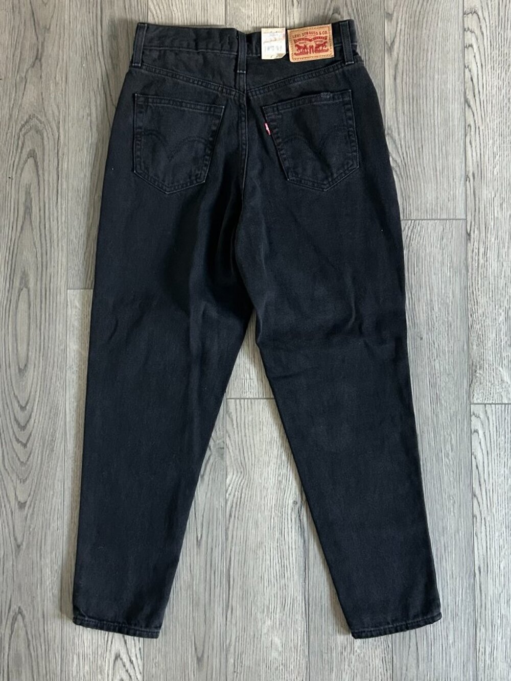 Levi’s High Waisted Mom Jeans Womens 27x27 Black Distressed NWT High Rise Taper - Picture 14 of 16